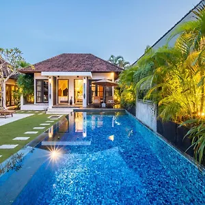 Lotus Luxury Seminyak (Bali)